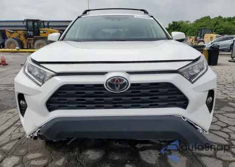 2021 Toyota Rav4 Xle z USA, uszkodzony, nr VIN 2T3P1RFV0MW176339